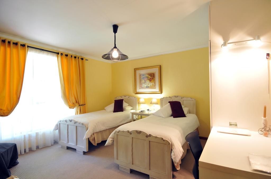 Old Oak Guest House 벨빌 객실 사진